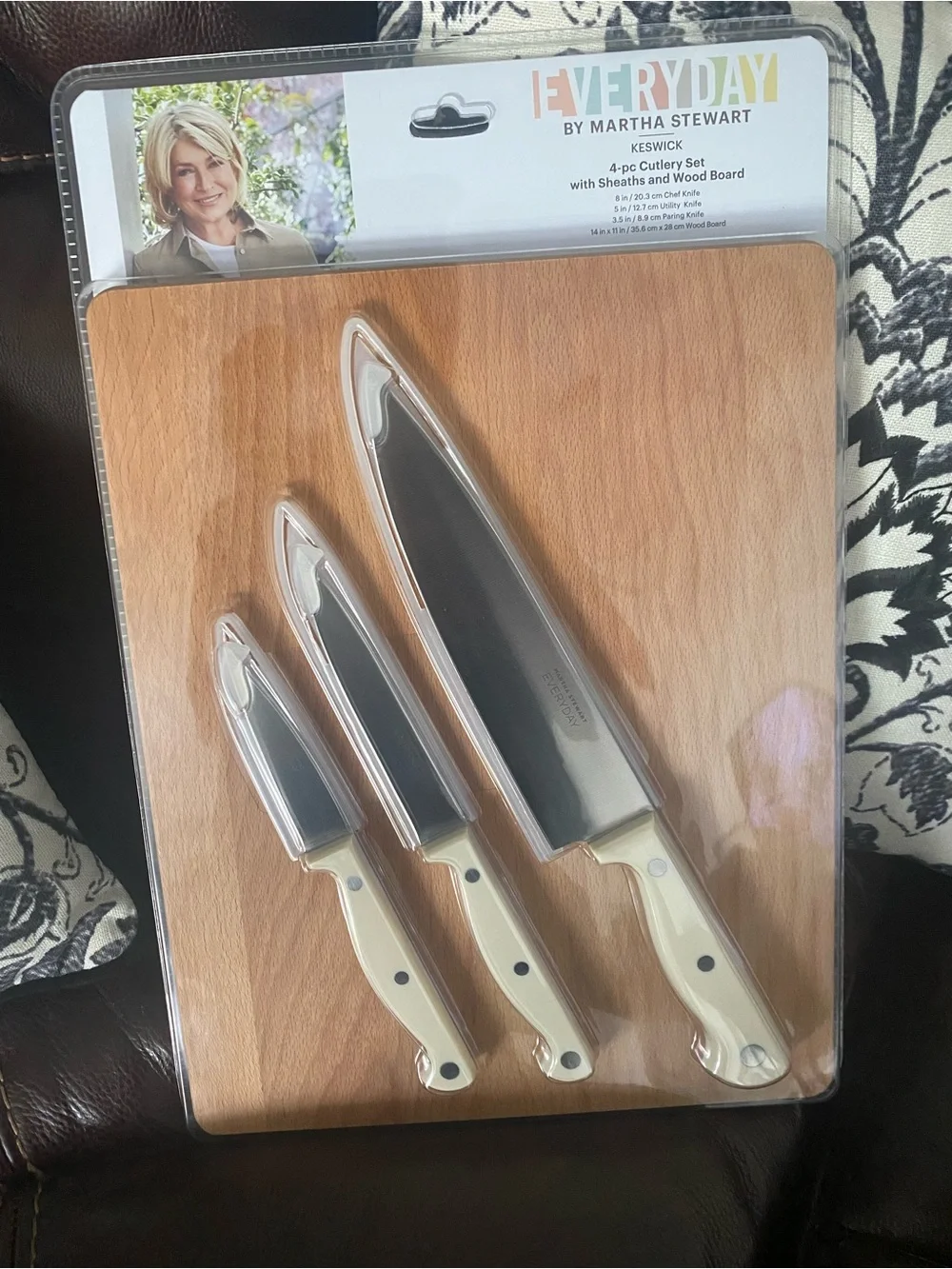 Martha Stewart 4-Piece Knife Set with Cream Handles and Wood Board-NIB